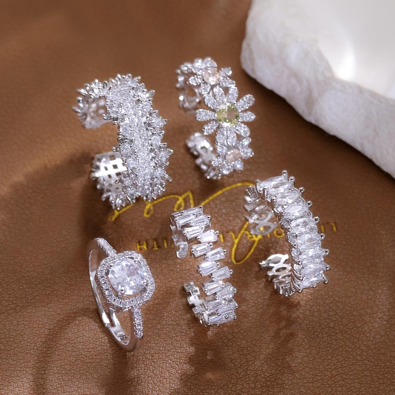 

5-piece French retro ring set, geometric floral with zircon inlay, light luxury style for parties and daily occasions. One-size
