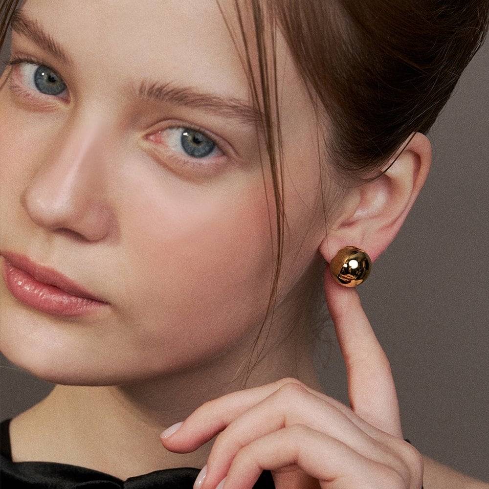 [Hei][Worn by Lee Chae-yeon, Lee Na-yeon, and Lee Se-hee] Big Metal Ball Earring