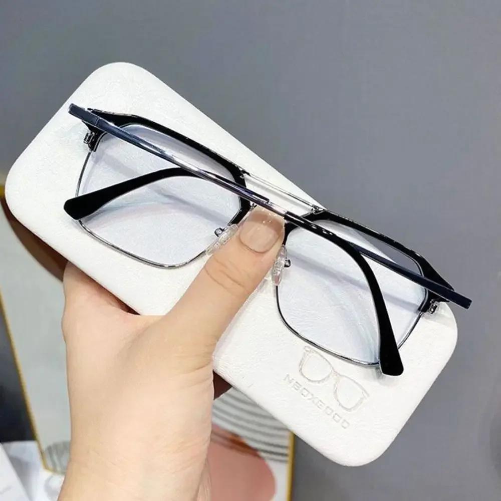 Black Business Square Frame Myopia Glasses Men Women Vintage Ultra Light Metal Frame Glasses Eyeglasses Vision Care -100~-600