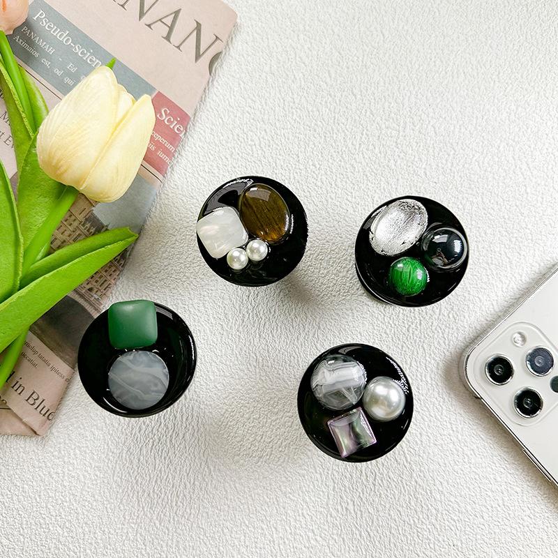 Feng Shui Diamond, Gemstone Epoxy Round Mobile Phone Case, Airbag Bracket, Paste Retractable Portable Desktop Support