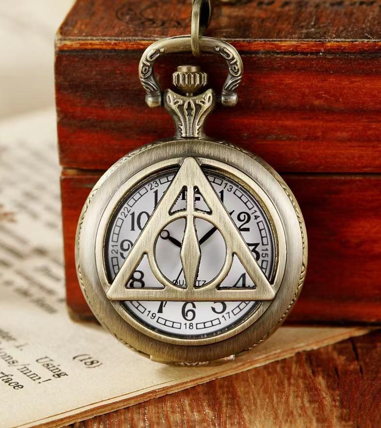 Vintage Pocket Watch Collection Triangular Quartz Universal Casual Vintage Pendant Pocket Watch