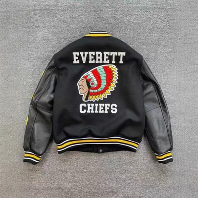 Męska kurtka motocyklowa Streetwear z haftowanym wykończeniem frotte, patchwork z wełny i PU, stójka, luźny krój