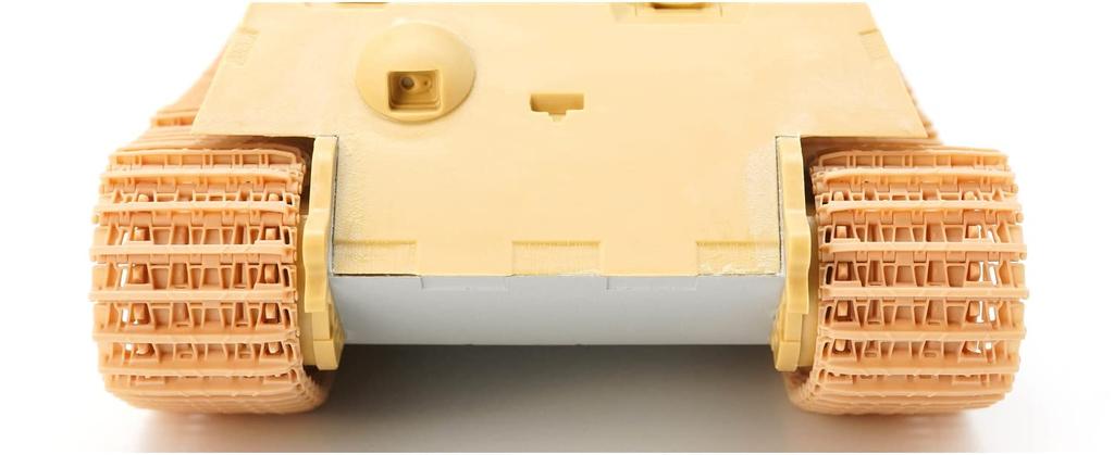 Studio World War II German Army King Tiger Starting Wheel Crawler Late Model Symmetrical Type with Starting Wheel Plastic Model Parts TR84004 T-Rex