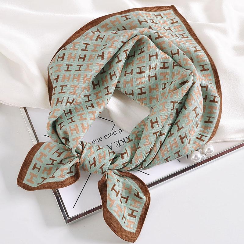 

2025 Новый хлопково-льняной маленький квадратный шарф для женщин - Тонкий летний для защиты шеи 70-70 cm