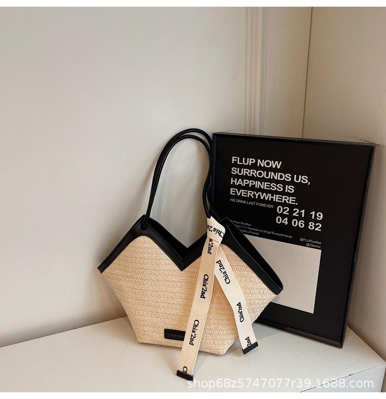 Exquisite Large-capacity Bag Women's 2025 New Indented Shoulder Portable Underarm Bag Textured Commuter Tote Bag
