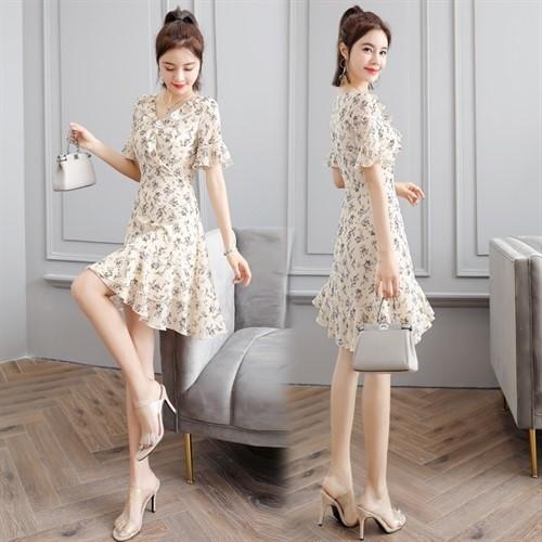 Small chiffon floral dress women's medium and long summer 2026 new temperament age-reducing and thin skirt trend