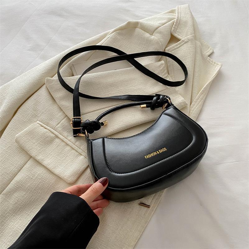 Solid color texture simple shoulder messenger bag women's 2025 spring new versatile ins casual bag foreign style women's bag