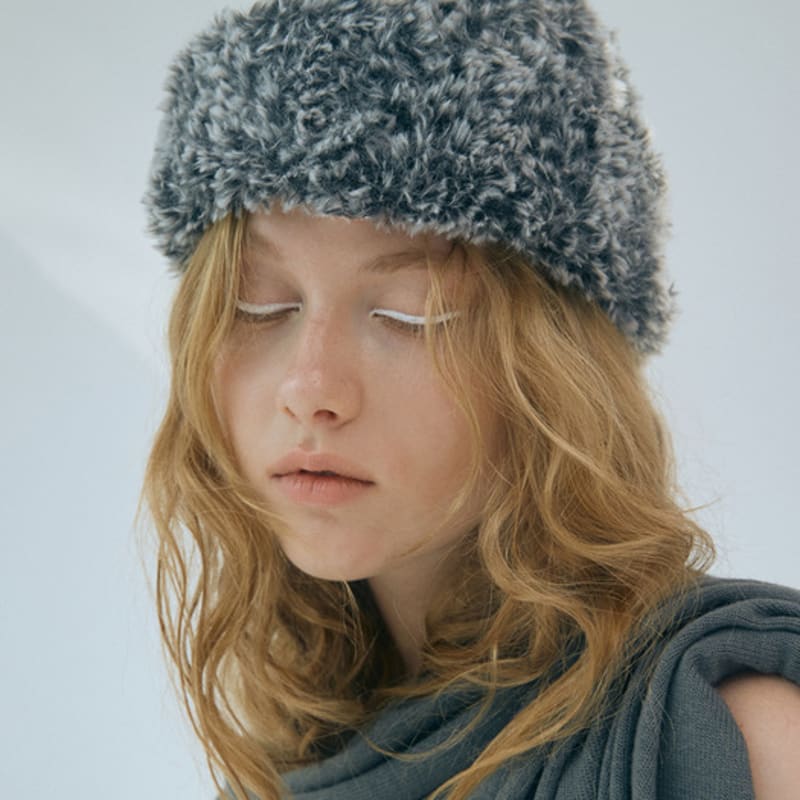 

poesiedame [Let there be light] Fur beanie in Grey FREE