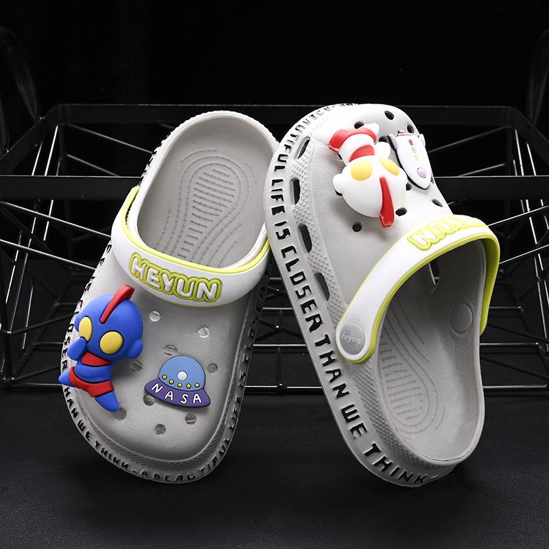 Durable Clogs Kids Fun Cartoon Design Nonslip Eva Summer Sandals For Boys And Girls In Colors Bright