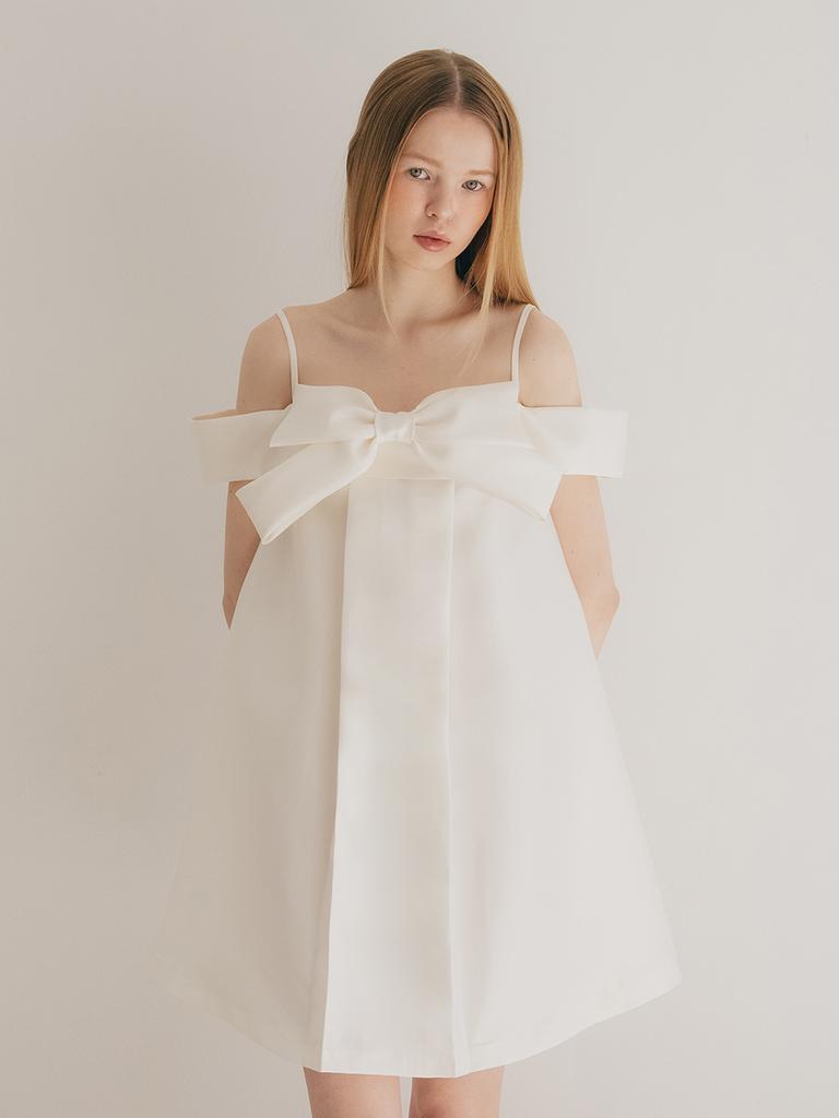 Ganiesong Bridal Off-Shoulder Tail Mini Dress_Ivory