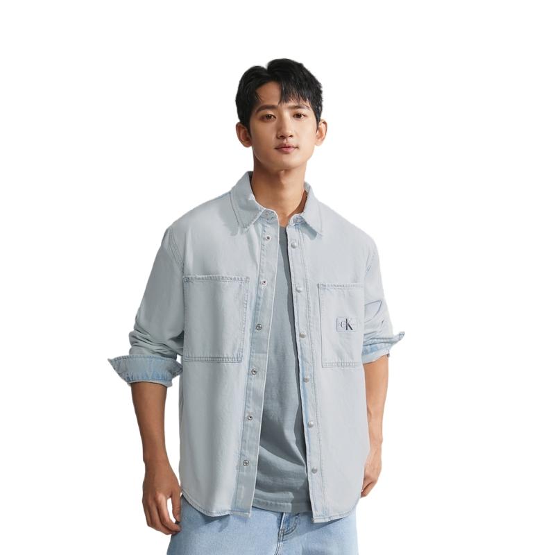 Calvin Klein Minimalist Label Square Pocket Commuter Cotton Denim Shirt Men Shirts Light-Blue J322774-1AA