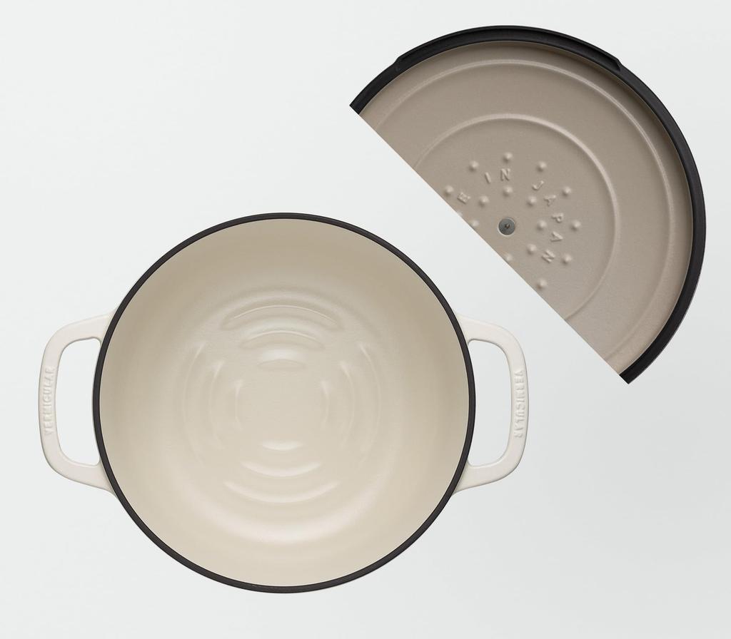 Vermicular Cast Enamel Pot 22cm Matte Linen Beige Waterless Cooking Waterless Bake Dedicated Recipe Book Included Oven Pot 2 Lid [Shallow Type]