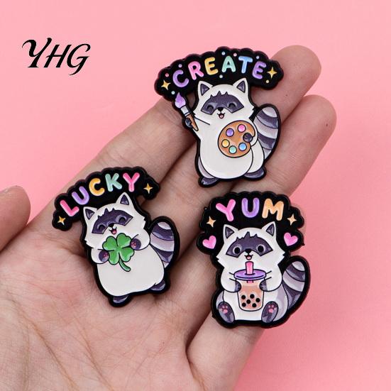 Easy to Use Lapel Pins Cartoon Raccoon Brooch Pin, Animal Decorative Enamel Badge, Alloy Theme Pin for Jackets Backpacks Hats Scarves Clothing