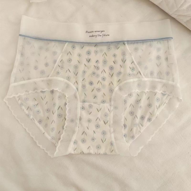 Women's Thin Fashion New Micro Permeable Sweet Breathable Triangle Underwear
