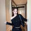 American Spice Girl Slanted Shoulder Long-sleeved T-shirt Women's Autumn Design Sense Niche Black Pleated Slim-fit Short Bottoming Top