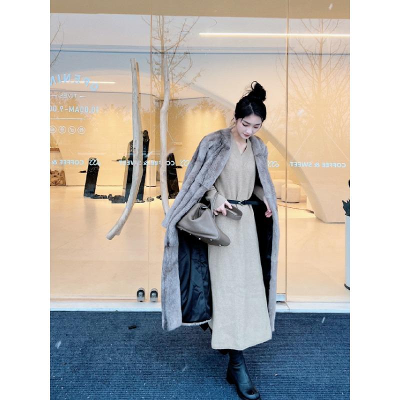 Light and Mature Style V-neck Knitted Dress Autumn New High-end Temperament Loose Split-ended Long Dress Women