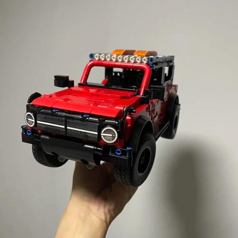 943 Teile Rotes SUV Auto Modellbausatz Mechanisches Zahnradset - Heimdekoration & Kindergeschenk Pädagogisches Set für Geburtstag & Weihnachten