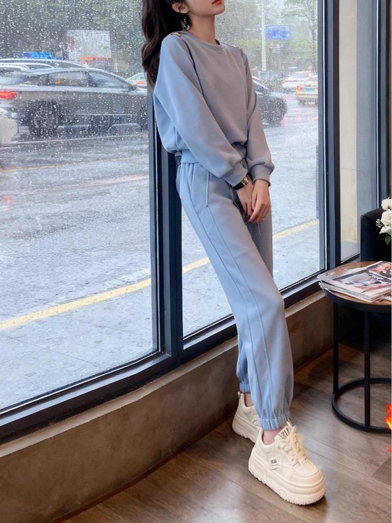 Korean Style Women's Sportswear Set 2025: Chic Autumn/Winter Slimming Running Suit, Casual Two-Piece Trend.