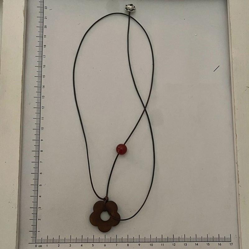 Cute Flower Necklace for Women Dainty Floral Neckchain Charm Exquisite Collarbone Chain Fashionable Accent Choker