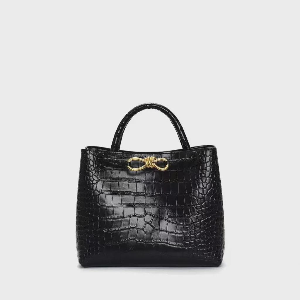Premium Cowhide Shoulder Bag - 2024 Large Crocodile Pattern Handbag, Versatile Women's Tote