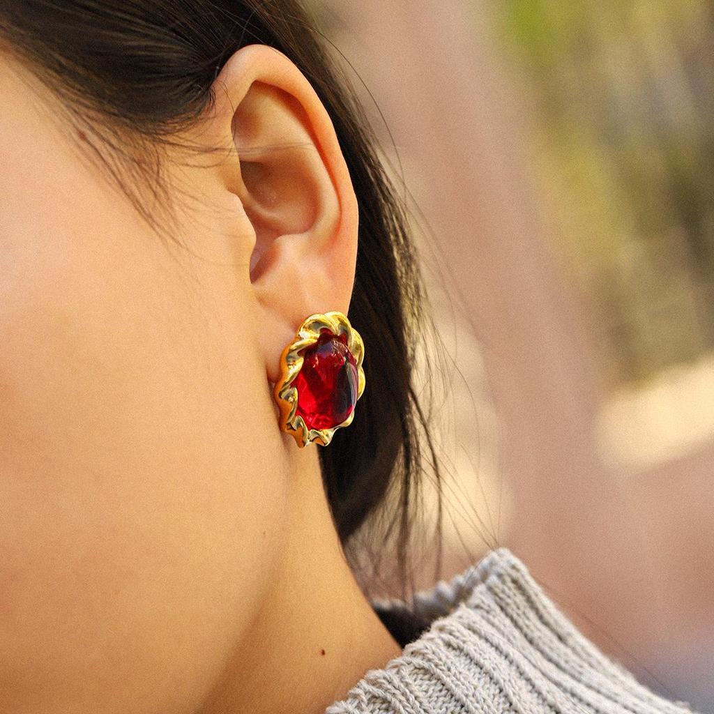 Retro Edelstahl 18k Gold Ohrringe: Nicht verblassende Titan-Ohrstecker, INS-Stil Leichter Luxusschmuck für Frauen