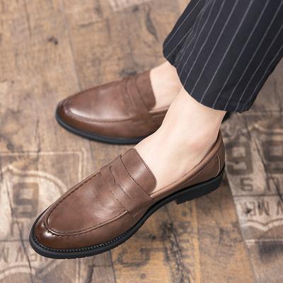 Nuove scarpe da uomo in pelle morbida e traspirante, stile casual britannico, mocassini giovanili con scarpe da barca business, stazione Europa