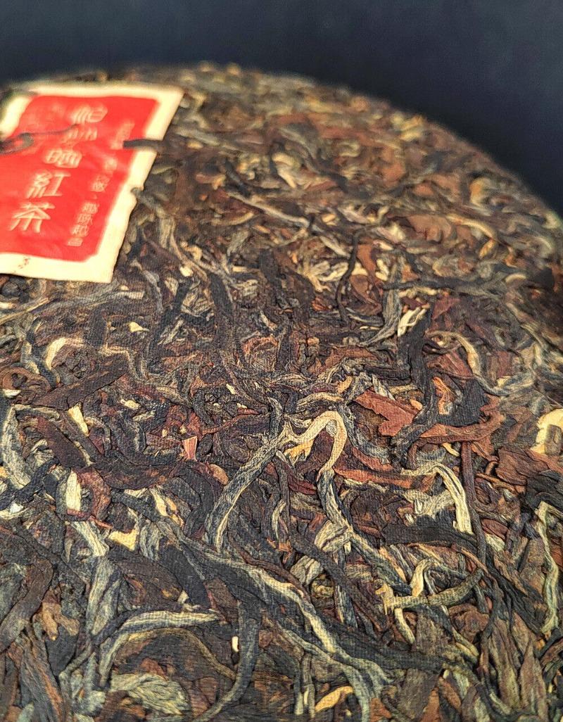 Юньнань Сунь Черный чай Старое дерево Черный чай Чай «Семь пирожных» Дянь Хун Рабочий — фото 10