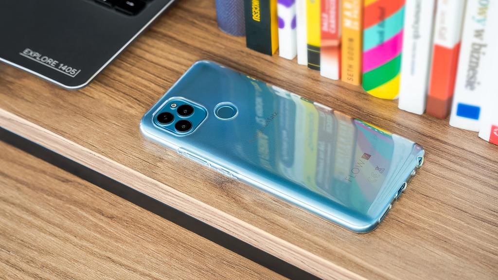 Silicone case for Kruger&Matz FLOW 9 transparent