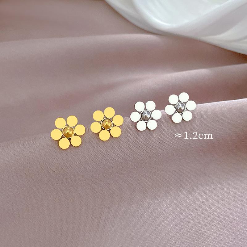 Mori Six-Leaf Flower Minimalist Stud Earrings Cold Men'S And Women'S Earrings Personality Temperament Banquet Earrings