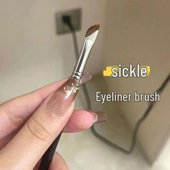New Angled Flat Head Eyeliner Brush: Precision Tool for Lower Eyelid & Silkworm Effects