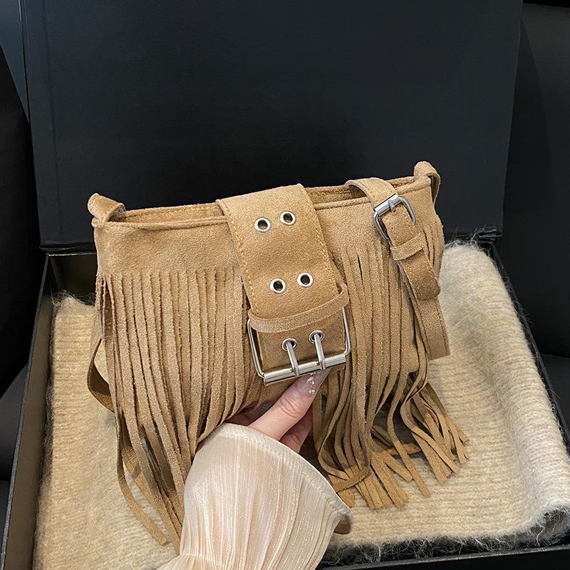 

2025 новая женская сумка из матовой кожи с бахромой, сумка-тоут, мода Spice Girl, ретро сумка под мышкой, персонализированная сумка-мессенджер на плечо хаки