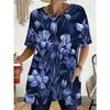 A Plus-Size Women'S T-Shirt Featuring a Pocket Design, This Loose-Fitting Short-Sleeve Top Showcases a Blue Floral Pattern.