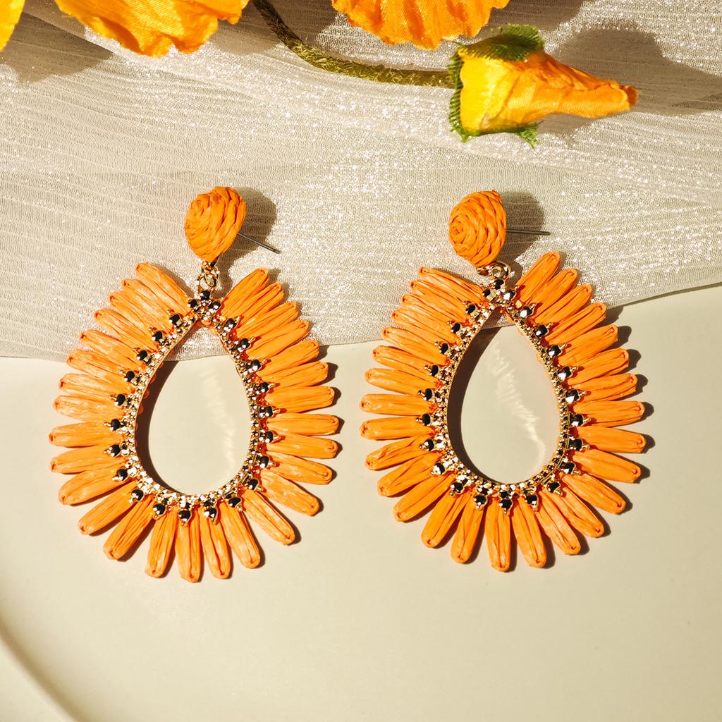 Persönlichkeit Übertreibene Farbe Raffia Ohrringe, Urlaubs-Wind Strand Geometrische Wassertropfen Hohl-Ohrringe für Frauen