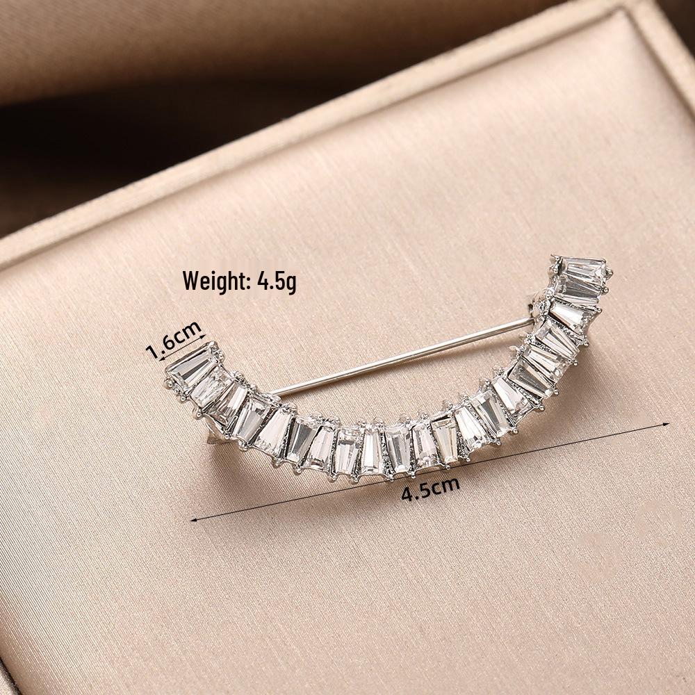 High-End Light Luxury Smiley Face Brooch: Versatile Full Diamond Pin Accessory