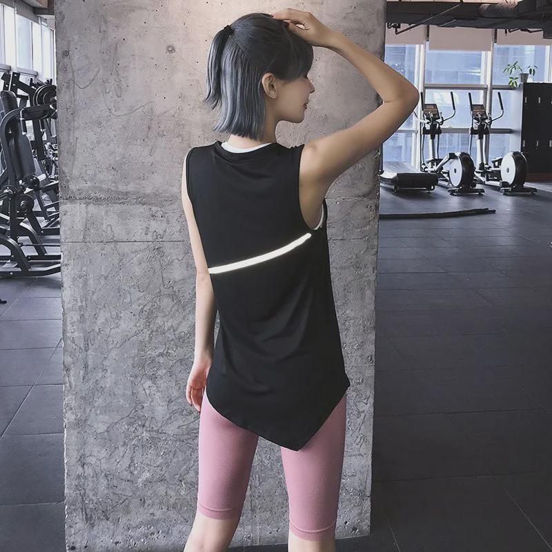 Women's Quick-Dry Yoga Vest: Breathable, Loose-Fit Summer Blouse for Training & Fitness