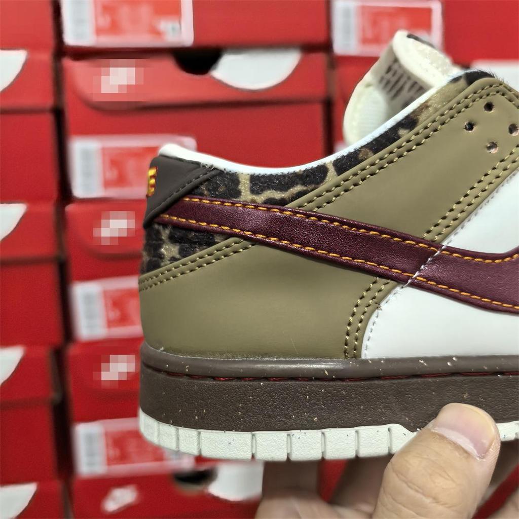 [In Stock] Original High Version Dunk SB Low Red Brown Leopard Print Sports Shoes