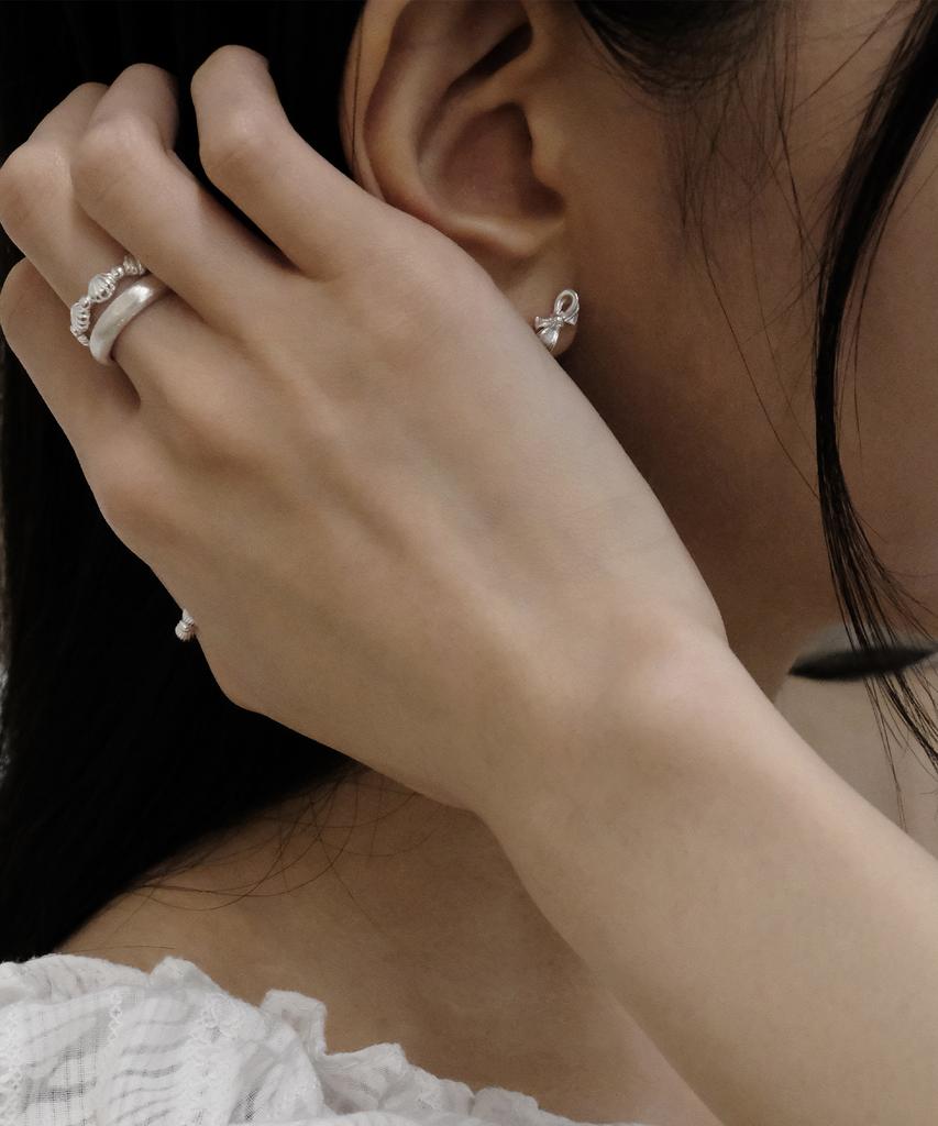 Poetryhaus Classy Ribbon Earrings