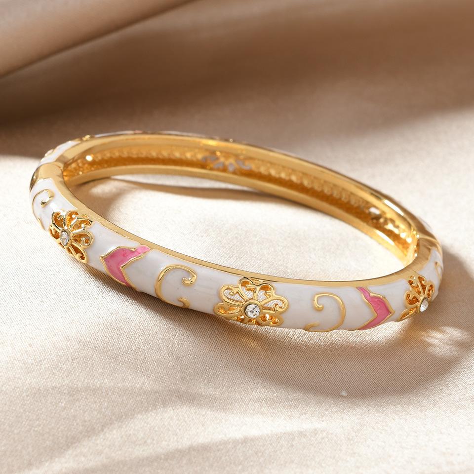 Elegant Bohemian-Inspired Polymer Clay Bangle Set - Mixed Color, Floral & Geometric Designs, Lightweight, Luxury Feel, Perfect for Weddings