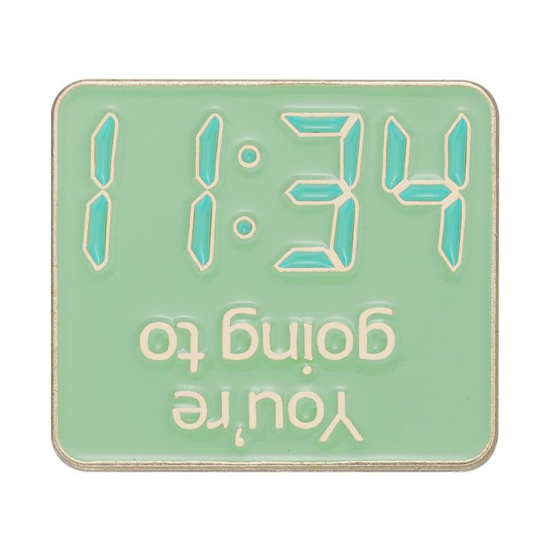 Colorful Chic Personalized Alphabet Pins Heart Shaped Alloy Brooches For Decoration