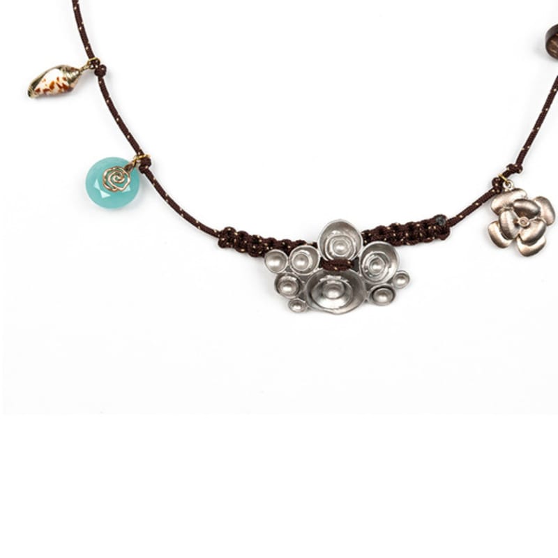safari sula explore Sporty Spiral Flower Necklace in Brown