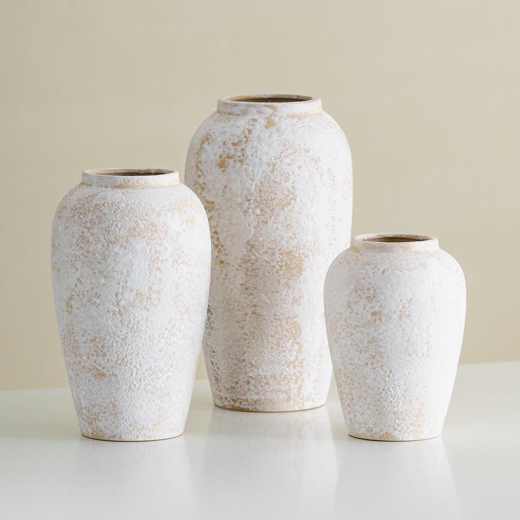 Shu Men Chinese Wabi-sabi Style Ceramic Vase for Dried Flowers – Retro Coarse Pottery Ornament for Living Room Decor.