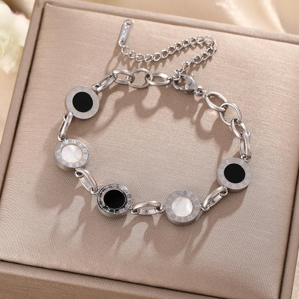 Luxe Titanium Staal Vierbladig Klaver Armband in Koreaanse Stijl met Ingelegde Diamanten voor Vrouwen - Kleurvast