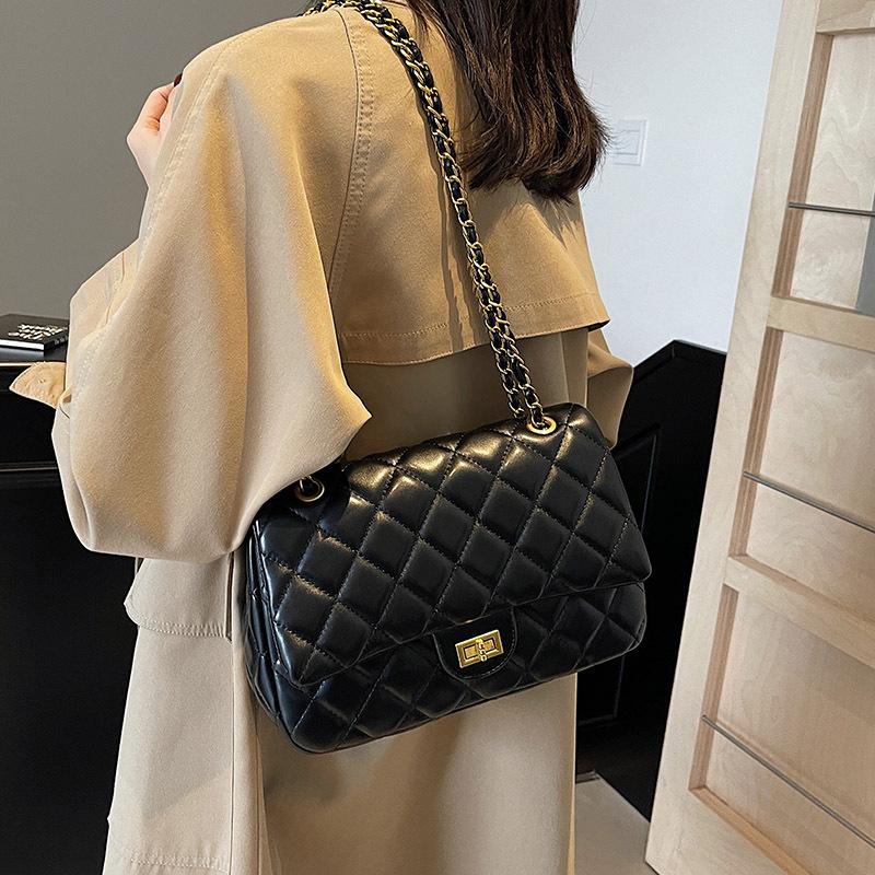 High-end small fragrant wind rhombus chain small square bag 2025 solid color new fashionable versatile shoulder underarm bag women's bag