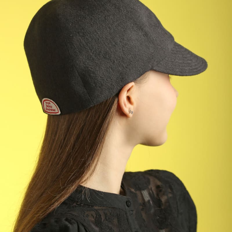 Meine schöne schwarze Kappe mit 4 Bahnen