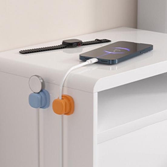 3/6 Adet 360 Derece Dönebilen Kablo Tutucu Yapışkanlı Ev Ofis Komodin Masa Kablo Düzenleyici Manyetik Tel Yönetimi Klipsi Şarj Kablosu Tutucu