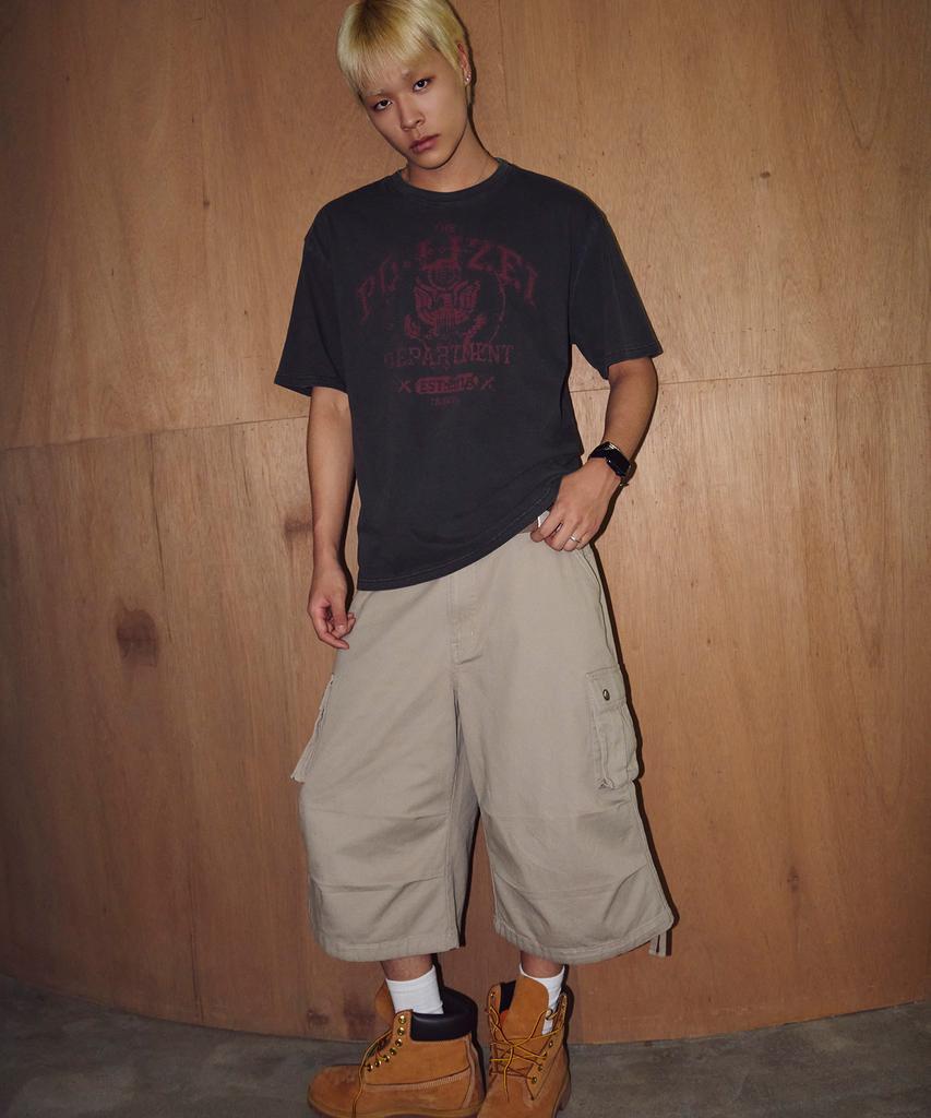 TRAVEL Field Stamp Pigment Short Sleeve T-Shirt Black Charcoal
