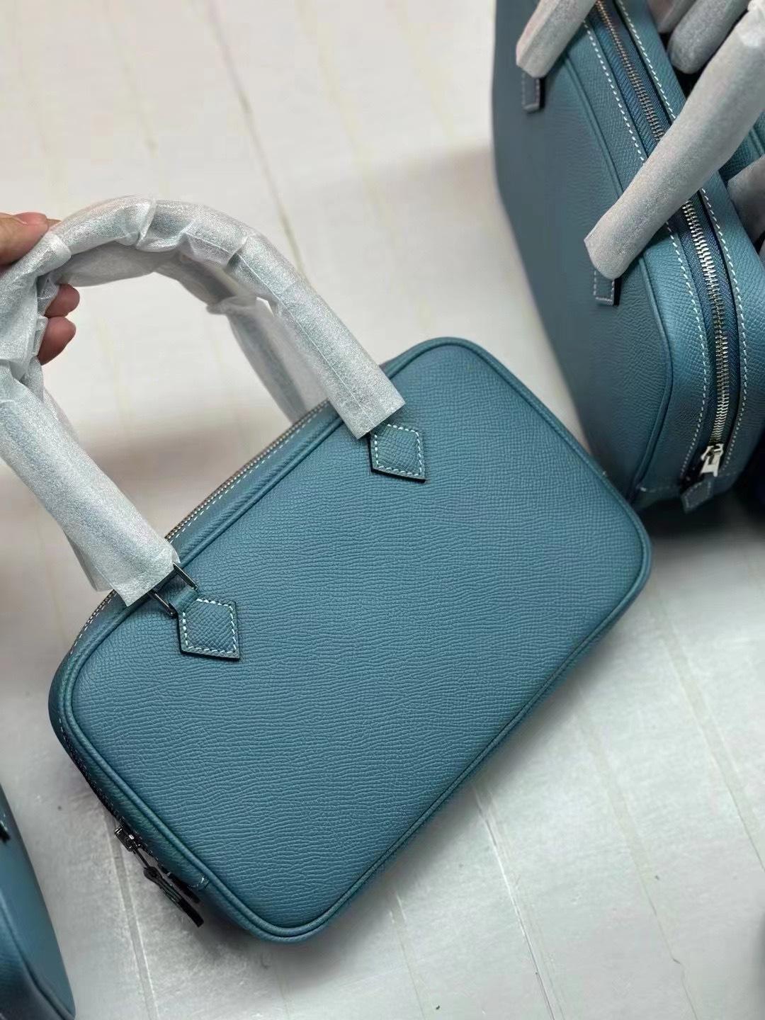 

High-end leather handbag, first layer cowhide shoulder underarm bag, versatile and trendy commuter bag