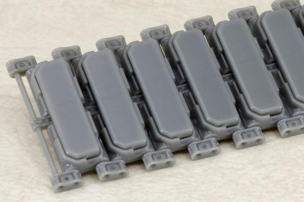 Laupen Model 1/35 Scale Articulated Caterpillar Tracks for the JGSDF Type 90 Tank with Rubber Pads