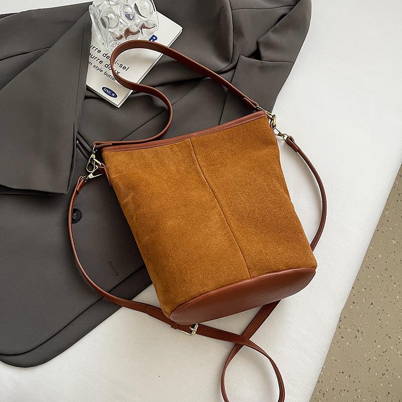 Premium Maillard bag women's 2025 new trendy matte shoulder bag large capacity messenger bucket bag