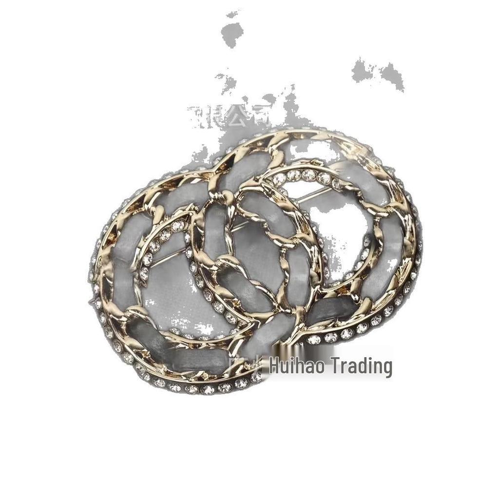 Seiko Doppel C Schwarze Leder Strass Brosche für Damen